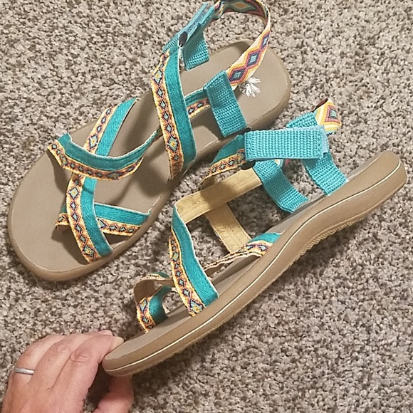 NWOT sandals - Picture 2 of 5